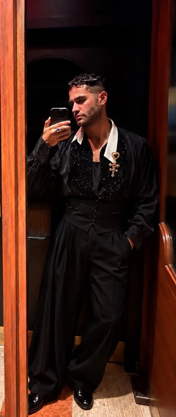 Full length in black, mirror portrait